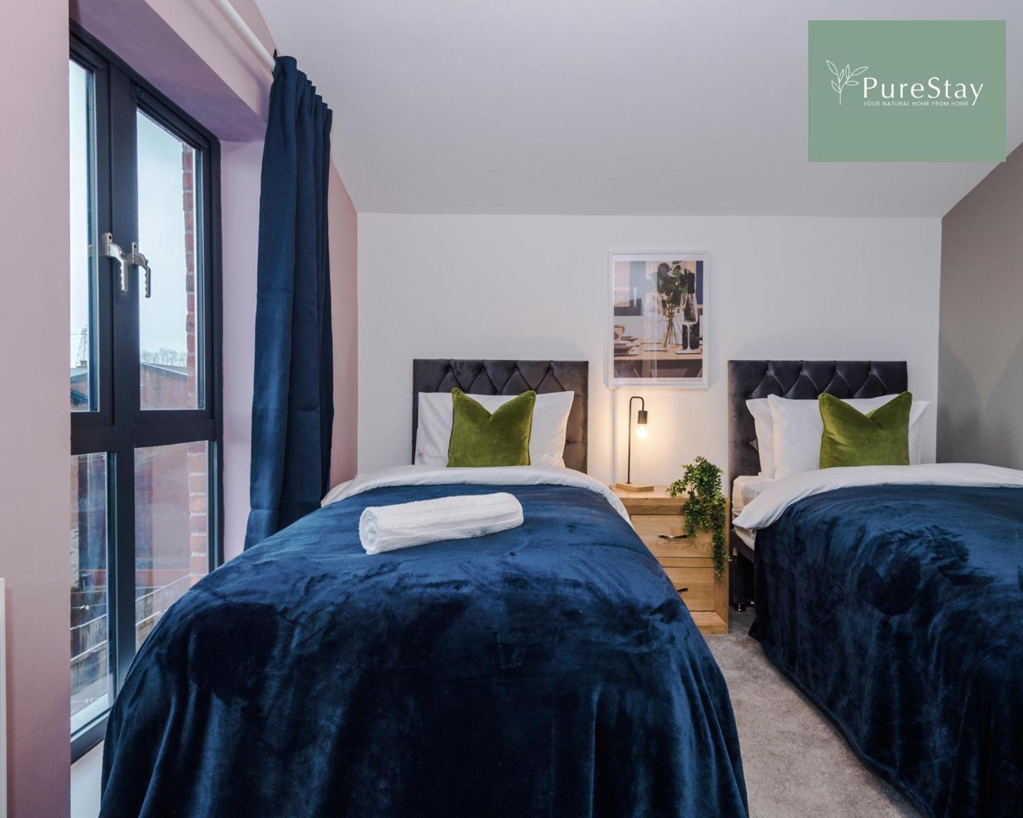 Stunning Five Bedroom Manchester House With Free Parking By Purestay Short Lets & Serviced Accommodation エクステリア 写真
