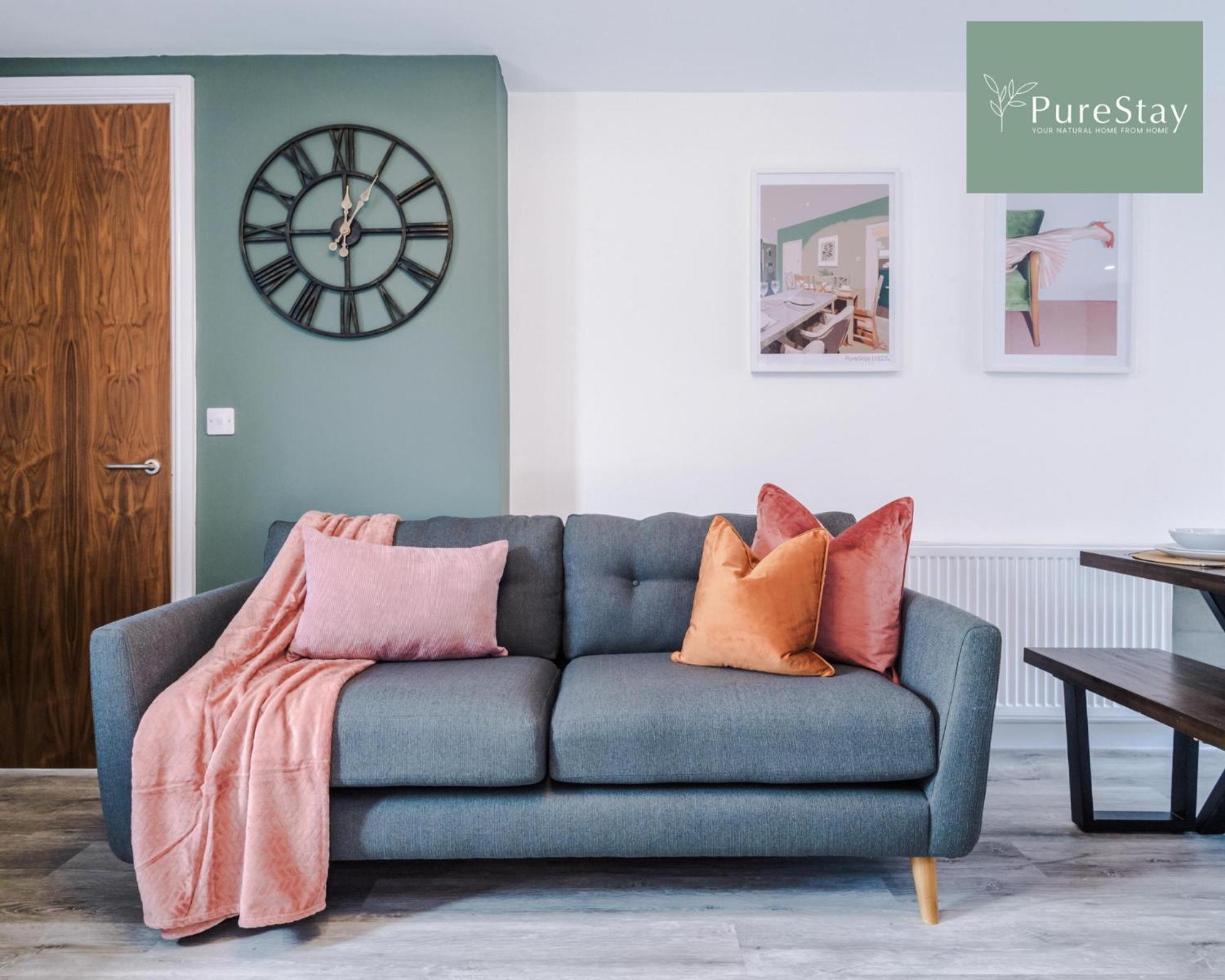 Stunning Five Bedroom Manchester House With Free Parking By Purestay Short Lets & Serviced Accommodation エクステリア 写真