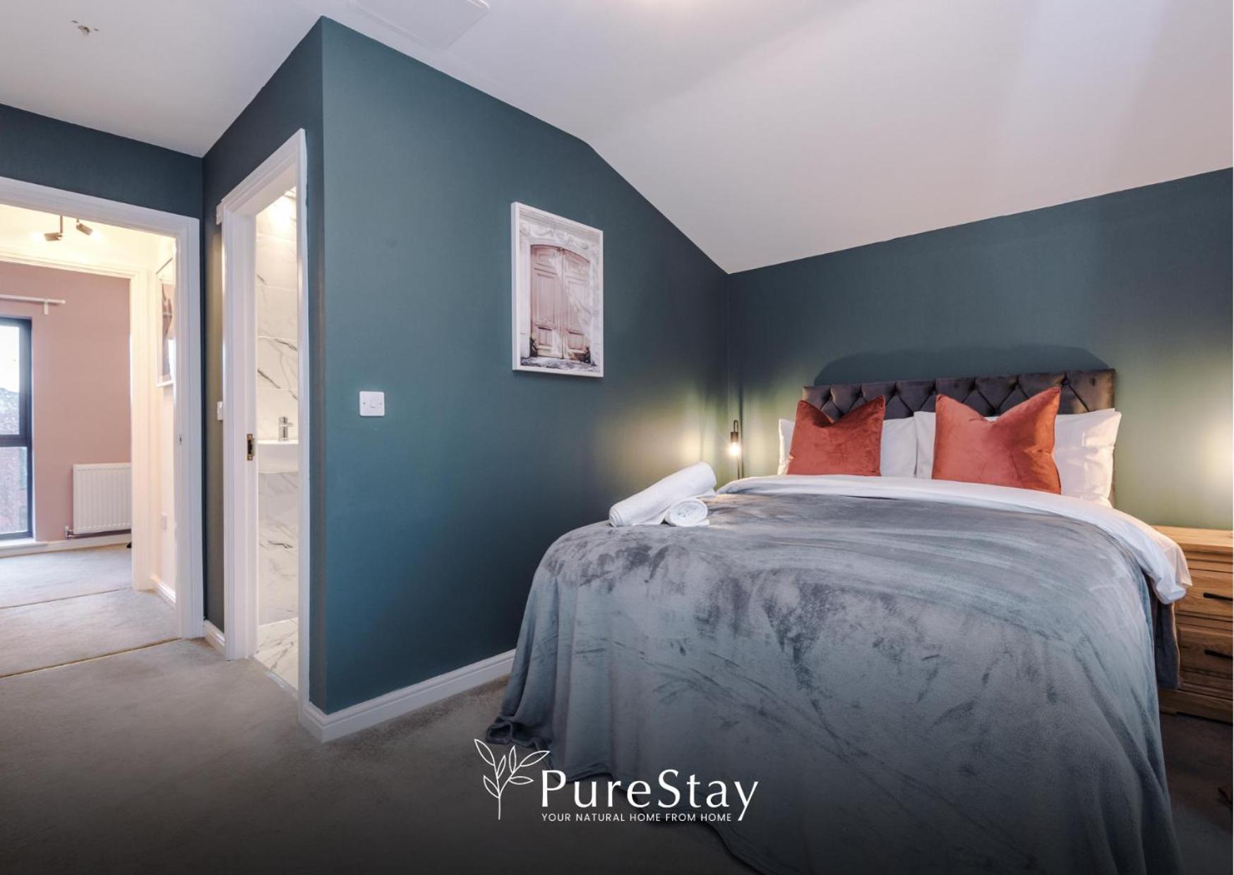 Stunning Five Bedroom Manchester House With Free Parking By Purestay Short Lets & Serviced Accommodation エクステリア 写真