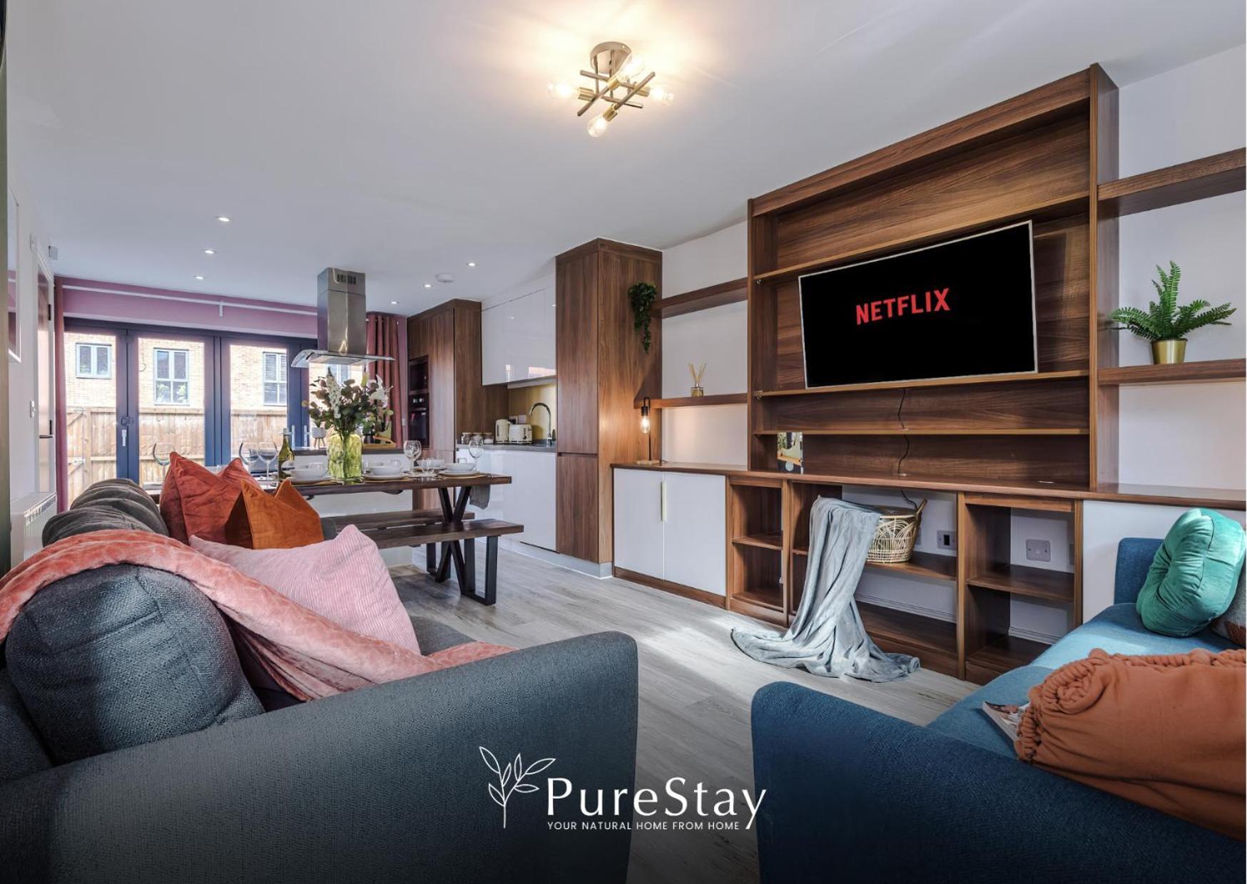 Stunning Five Bedroom Manchester House With Free Parking By Purestay Short Lets & Serviced Accommodation エクステリア 写真